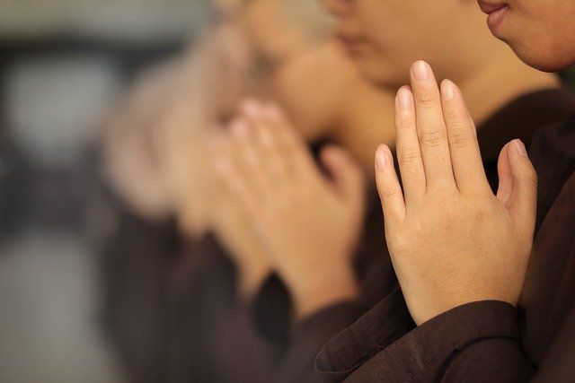 「佛門觀察」：為何有人不求解脫而學佛，而妄圖有受用？(悅色)
