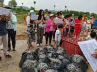 DragonBoatFestivalBuddhadisciplessadtosavethecommonpeopleintothemudtosavethefishrelease(12).jpg DragonBoatFestivalBuddhadisciplessadtosavethecommonpeopleintothemudtosavethefishrelease(12).jpg