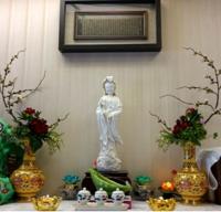 MandalaworshiBodhisattva.jpg MandalaworshiBodhisattva.jpg