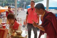 OntheeveoftheelectionthecandidateswenttotheBuddhisttempletoprayforthepeaceofmind-5.jpg